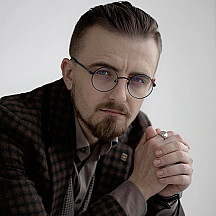 Дмитрий Навь